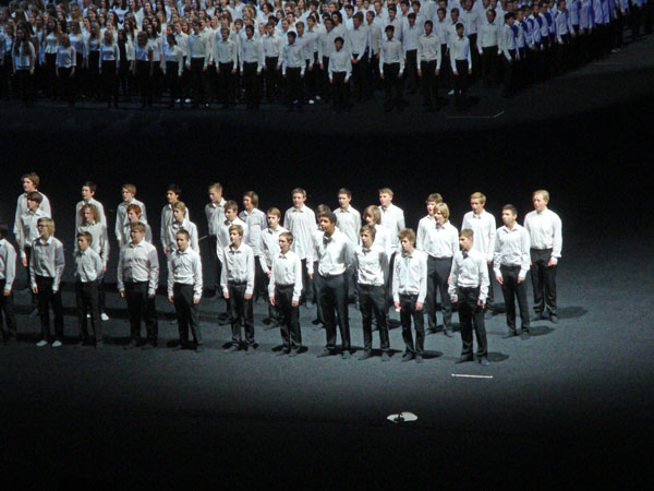 ... välsjungande elever från Adolf Fredriks Musikklasser och Kungsholms ...