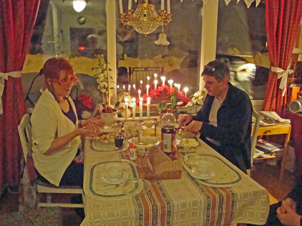 Kärt besök av Maude och Pelle på juldagseftermiddagen.