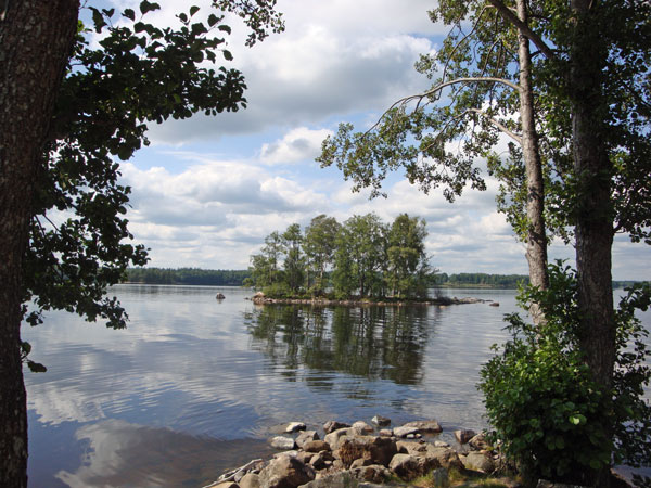 Vacker vy vid sjön Fegen, Sandviken; 24/7 -13