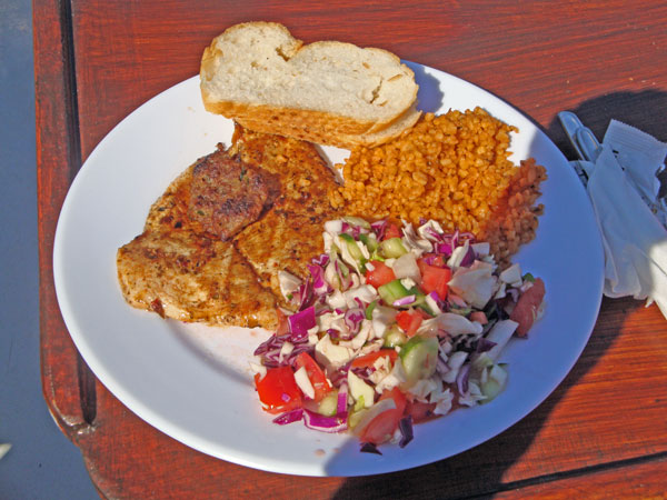 Vi fick lunch på båten