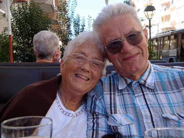 ... Elsie & Ivan äter lunch före hemfärden, Antalya. 26/10 -13