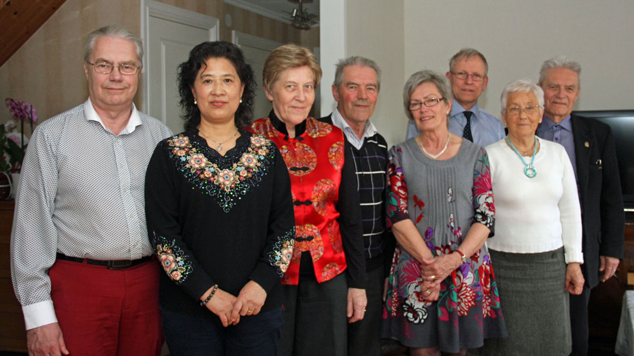 Syskonen med makar: Sören & Junying, Birgitta & Gudmund, Eva & Toje samt Elsie & Ivan; 13/4 -13 Foto: Toje