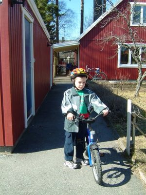 Adam m fl på besök hos morfar