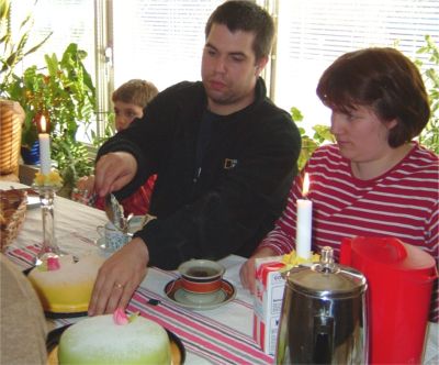 Fortsatt firande för Daniel, 13/4 -04