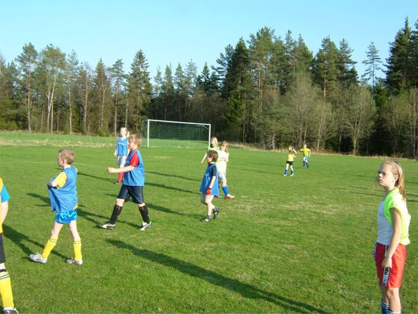 Adam på fotbollsplanen, 8/5 -06