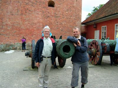 Ivan o Mats vid ryska kanonen, Gripsholms Slott, 4/8 -05 Bilden till höger: Ankön med ett litet ankhus, 4/8 -05