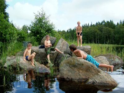 Adam, Felix, Jonas o Andreas leker, Örsjön, 11/8 -05