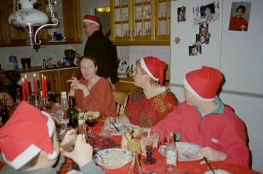 Julfirande hemma hos Daniel, Berit och Jonas. 22/12 -00.