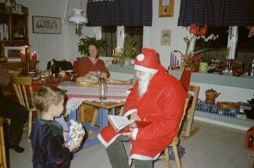 Vad spännande - vad skall Tomten hitta i boken?. 22/12 -00.