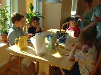 Middag hos Åsa: Felix, Jonas och Albert. 2/5 -04
