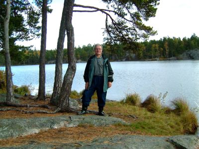 Fika vid denna vackra sjö, 13/10 -04