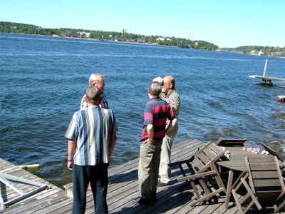 Leif, Stig, Ingemar o Calle, som spanar efter båtar, 19/8 -05