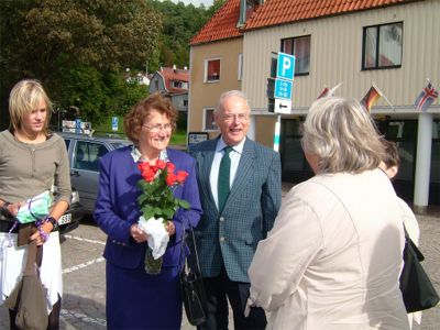 Guldbröllop för Ella & Fritz utanför Fars Hatt, Kungälv, 19/9 -04