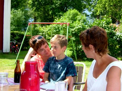 Marita, Adam och Åsa på Glassbo, 7/7 -05
