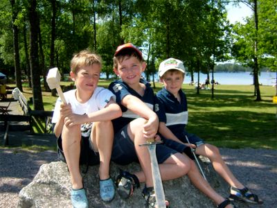 Adam, Felix och Max vid Skärshultsbadet, 8/7 -05
