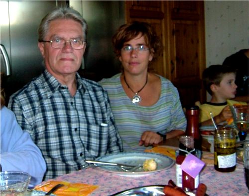 Farfar, Åsa och Max på Jonas 9-årsfest, 27/8 -05