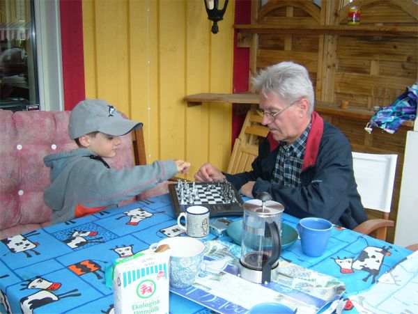 Max spelar schack ...