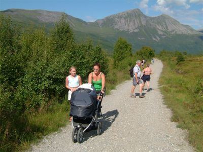 Vandring uppför Örskogsfjället, 5/8 -04