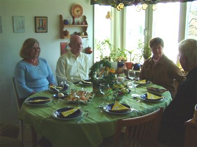 Solveig, Kjell-Åke & Ingegerd, påsklunch, 10/4 -04