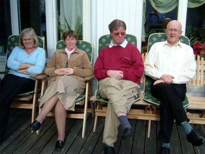 Solveig, Ingegerd, Tage och Kjell-Åke på altanen, 10/4 -04