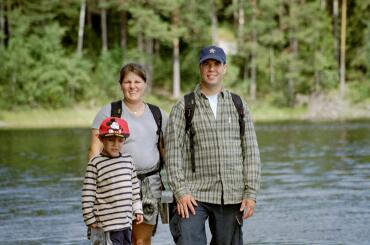 Jonas, Berit o Daniel i Tyresta Nationalpark.