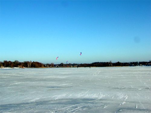 Skridskoråkning med drake på Drevviken, 14/1 -06