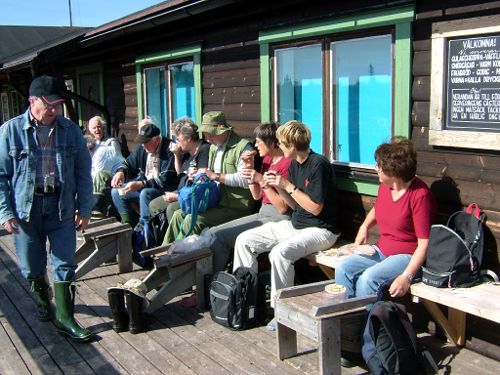 Resten av gänget vid Hemfjällsstugan, Transtrand, 31/8 -05