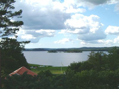 Utsikt över Mjörn från Claes & Marias hem, 27/7 -04