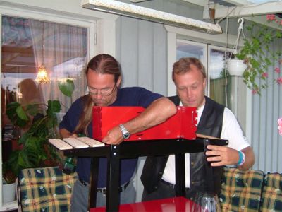 TYFRI MC; montering av grill hos Lasse, 14/8 -04