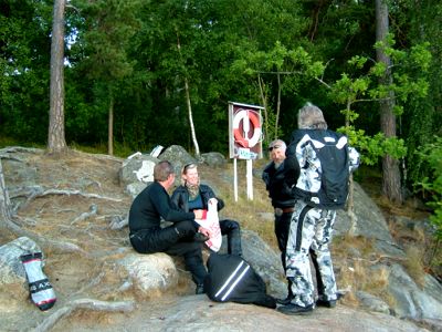TYFRI , kvällsfika på klipporna söder om Nynäshamn, 20/7 -05