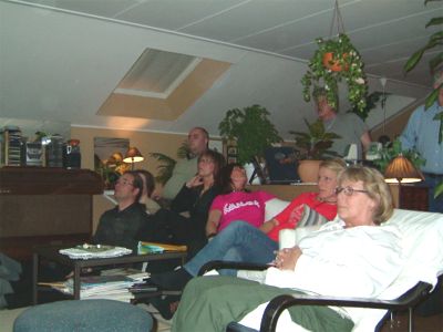 Träffen avslutades med filmförevisning, 27/3 -04