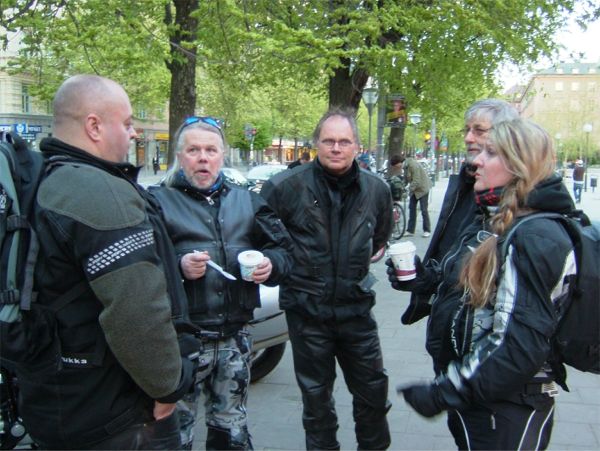 ... avslutas vid Mc Donalds på Sveavägen, 24/5 -06