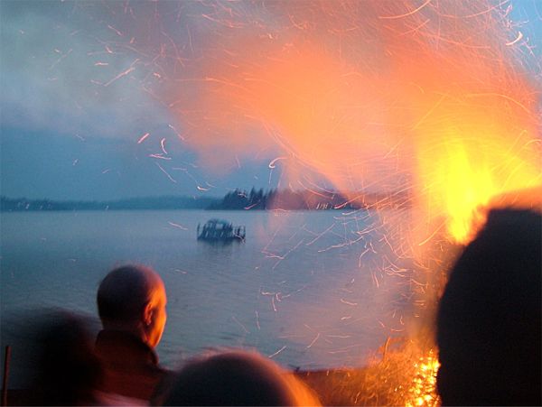 Valborgsfirande vid Gårdens Bad, Drevviken, 30/4 -06