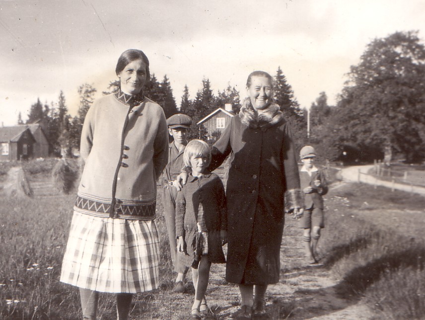 Jenny, fru Tinnerholm och de tre minsta