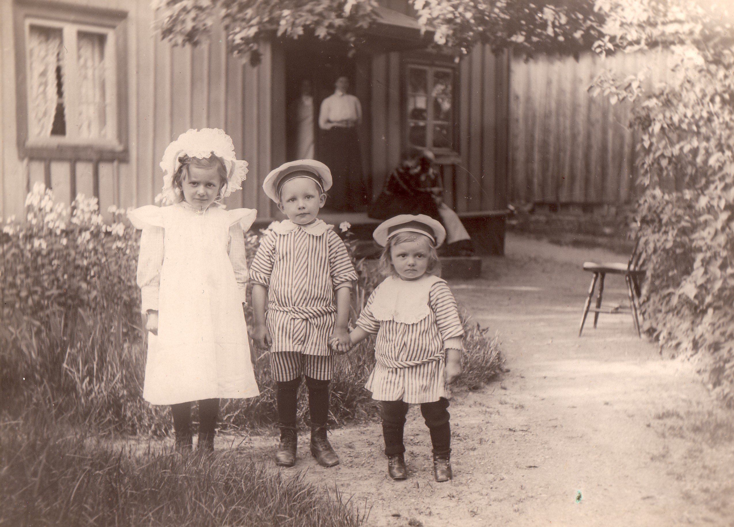 Karin, Ingemar och Ragnar 1910