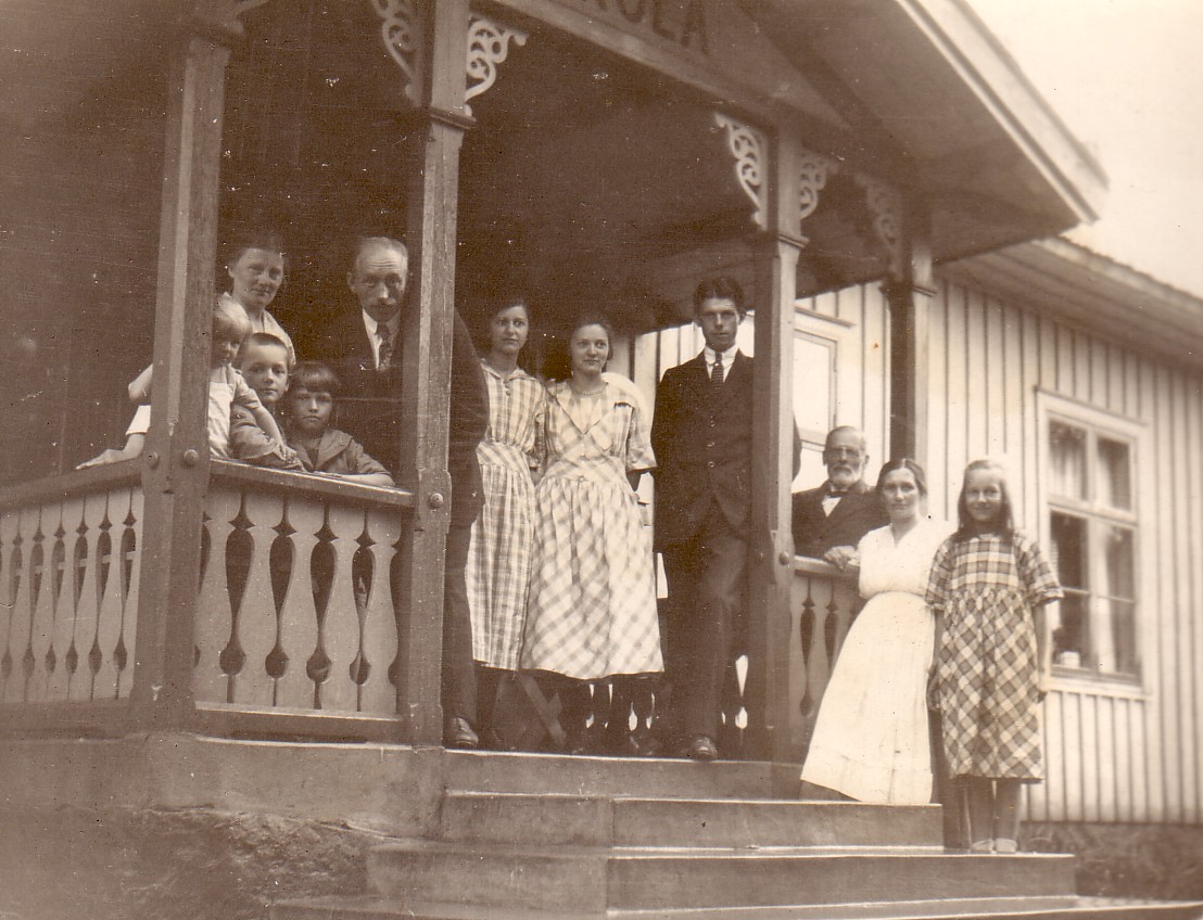 pa trappan till skolan 1921