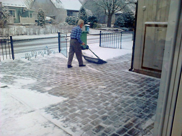 2/4 -15. I början av april kommer det fortfarande snö!