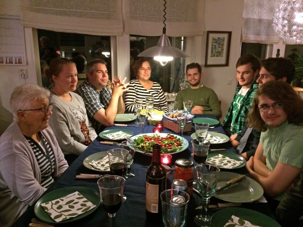 13/11 -15 Vi firar Felix´artonårsdag hemma hos Åsa - Elsie, Linda, Daniel, Marita, Felix, Adam, Jonas och Max.