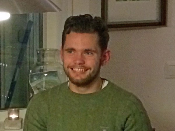 13/11 -15. Felix - nyfriserad - nyligen fyllt 18 år!