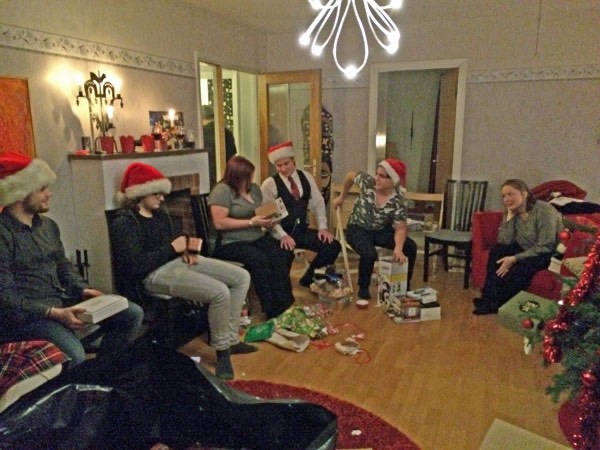 19/12 -15. Julklappsutdelning i Falun hos Marita.