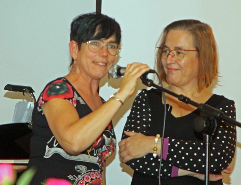 Marita och Åsa håller tal på Elsies 80-årsfest - 10/12 -16