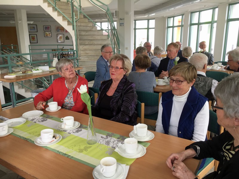 61-års återträff från vår realexamen (1956). Smålandsstenar den 21 april 2017.