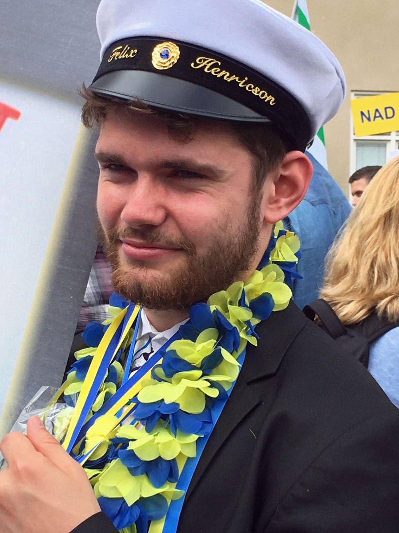 Felix tar studenten på Värmdö Gymnasium den 9 juni 2017.