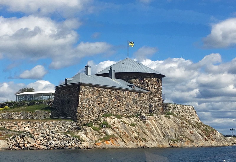 **Båttur i skärgården i det fina vädret med Jeppssons. Kastellet. 21 juni 2017.**