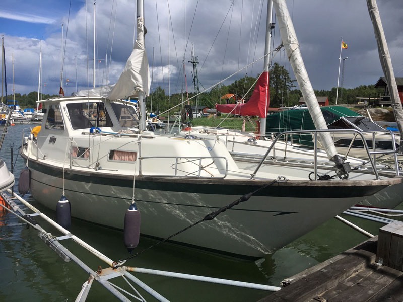 **Båttur i skärgården i det fina vädret med Jeppssons. Här motorseglaren som vi åkte med. Förutom den vackra utsikten, den fina gemenskapen blev vi bjudna på god mat och fika. Ett varmt tack till Rolf & Cina!   21 juni 2017.**