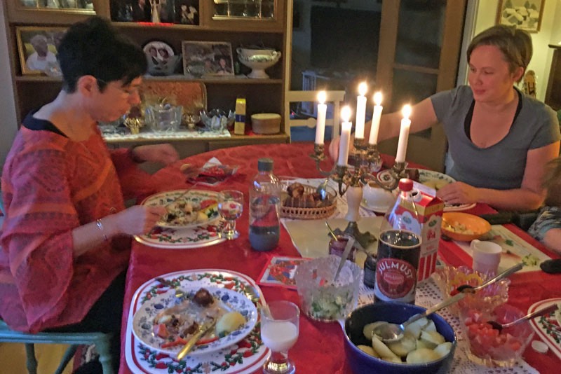 Julmiddag, annandag jul, 25 december 2017, med Daniel, Linda, Neo och Åsa.