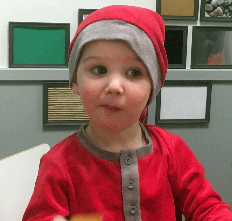 Neos äter pepparkaka,  luciafirande på Gladan, 13 december 2018.
