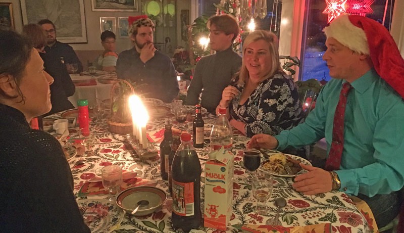 Lilljulafton med barn och barnbarn 22 december 2018. Vi äter julmiddag tillsammans. Sarah, Marita, Max, Åsa, Felix,Jonas, Sofie och Isak.