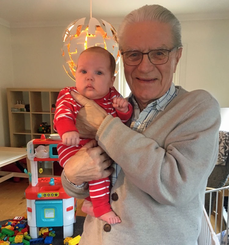 Ida och farfar, Källtorpsvägen; 7 januari 2019.