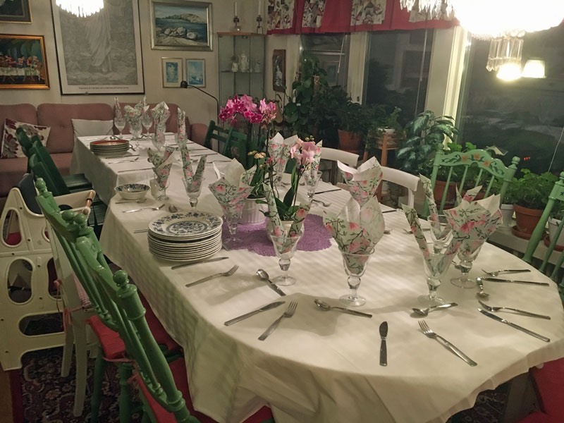 Dukning till familjefest 23 februari 2019.